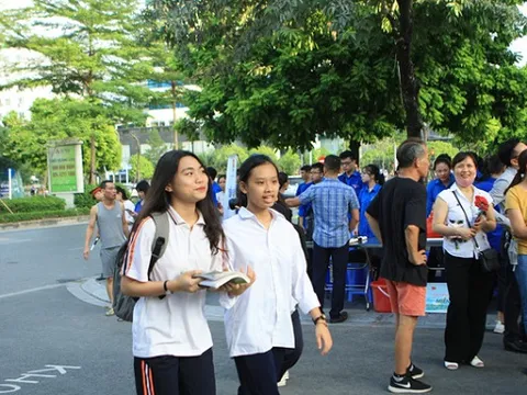 Hà Nội cho học sinh nghỉ hè sớm từ ngày 15/5, hoãn thi học kỳ II