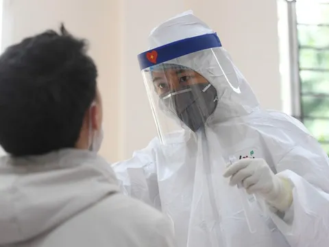 Kỹ thuật viên bệnh viện Phổi Trung ương dương tính SARS-CoV-2: Từng tiếp xúc với nhiều F0