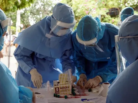 Lịch trình đi lại dày đặc của nam sinh lớp 11 mắc COVID-19 ở Hà Nội