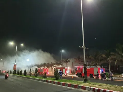 Cháy quán bar ngầm Sands Bay Club ven biển Tuy Hoà