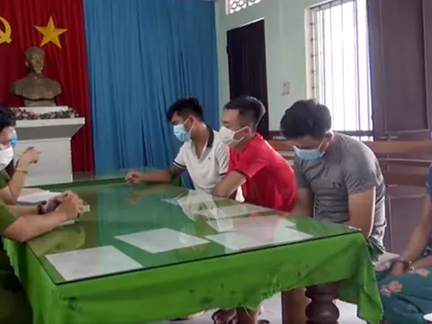 Bắt nhóm đòi nợ 'giam lỏng' cô gái trong nhà nghỉ