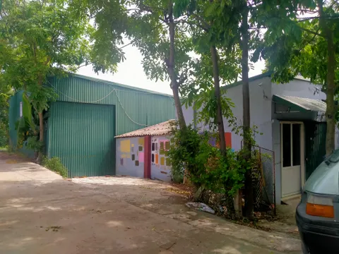 Viên Nội (Ứng Hòa): Xưởng sơn ngang nhiên xây dựng trên đất nông nghiệp