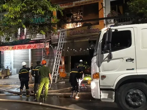 Quảng Ngãi: Cháy cửa hàng bán đồ điện, 4 người trong một gia đình tử vong