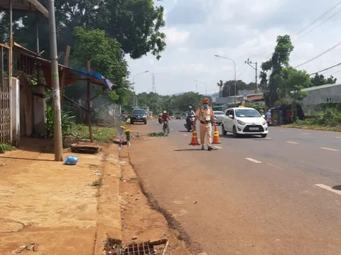 Tạm giữ 12 đối tượng liên quan đến vụ nam sinh lớp 9 chết bên vệ đường