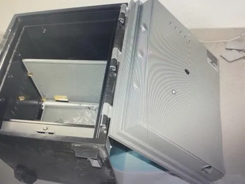 Điều tra vụ đục két sắt trong phòng giám đốc lấy 1,8 tỷ đồng