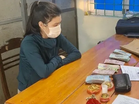 Quảng Bình: Con gái 'đục' két sắt trộm tiền, vàng của mẹ