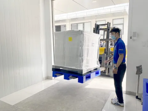 Thêm 921.400 liều vaccine AstraZeneca về Việt Nam