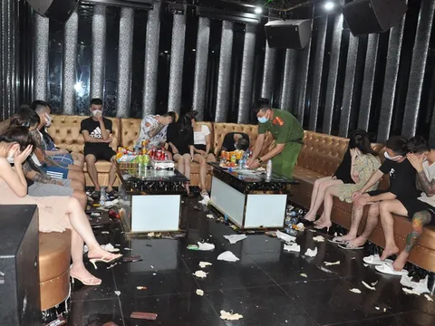 Khởi tố vụ án gần 50 nam, nữ 'bay lắc' trong quán karaoke ở Hải Dương