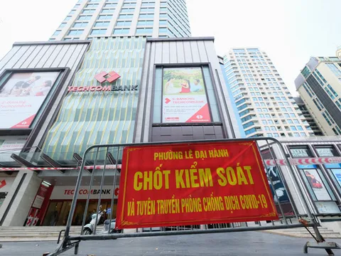 Vincom Bà Triệu tạm thời bị phong toả do liên quan ca nghi mắc COVID-19