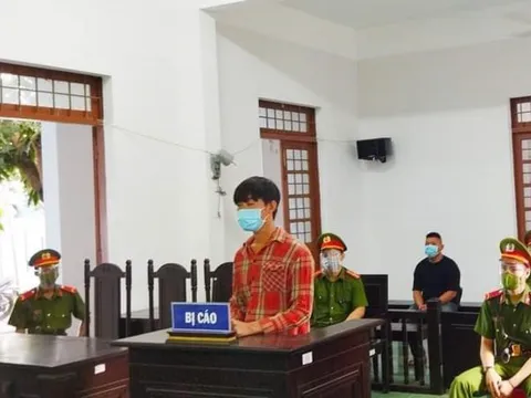 Đánh bị thương cán bộ chống dịch, 2 đối tượng lĩnh án tù