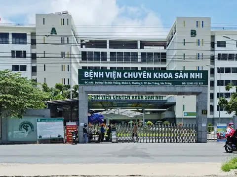 Một bác sĩ dương tính với SARS-CoV-2 sau khi trốn về quê