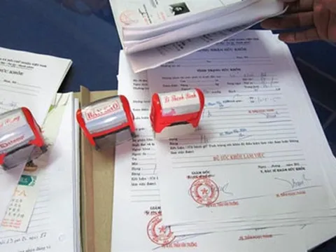 Hà Nội: Truy tố 8 bị can làm giả giấy khám sức khỏe của bệnh viện, phòng khám