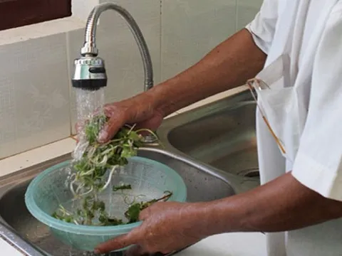 Hà Nội hỗ trợ tiền nước sinh hoạt 4 tháng cuối năm cho người dân