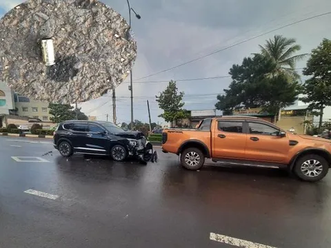 Hai ô tô rượt đuổi, bắn nhau trên phố ở Gia Lai