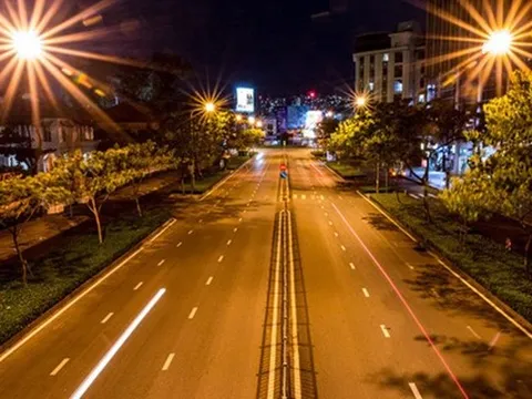 TPHCM chỉ thị thực hiện triệt để, nghiêm ngặt, quyết liệt, hiệu quả giãn cách xã hội và phòng, chống COVID-19