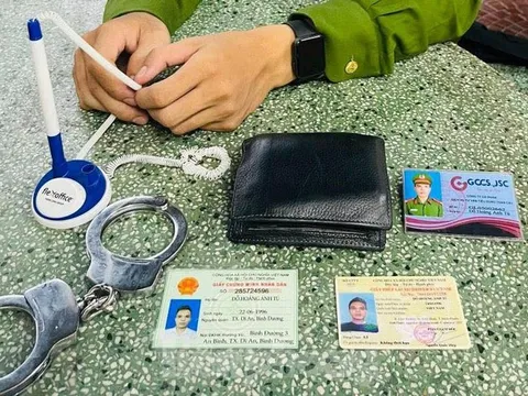 Bắt kẻ giả danh công an, thông chốt kiểm dịch để đi đòi nợ cho công ty