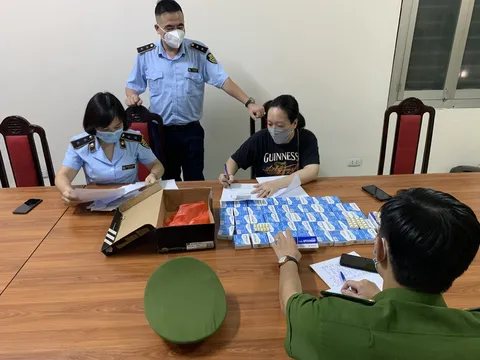 Thu giữ lô thuốc tân dược 'trị COVID-19' không rõ nguồn gốc