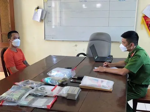 Bắt Giám đốc công ty vận tải tàng trữ trái phép chất ma tuý