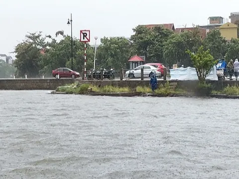 Huế: Phát hiện thi thể nam thanh niên nổi trên sông Hương