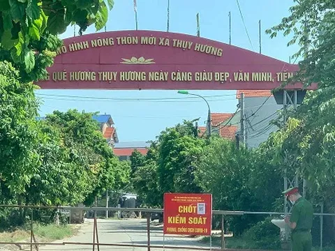 Người bán rau mắc COVID-19, Hà Nội cách ly 14 ngày một xã hơn 9.300 người