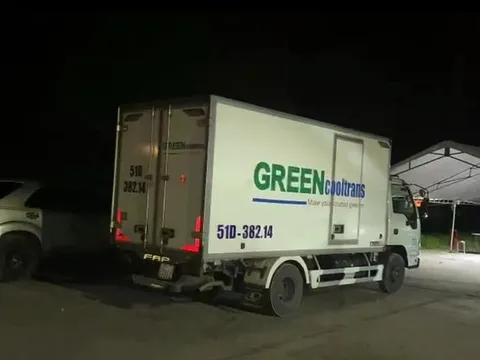 15 người trốn trong thùng xe đông lạnh được đưa về quê vào sáng 15/9