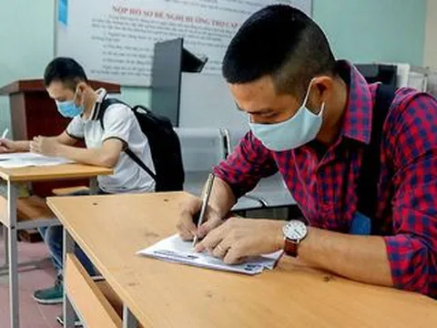 Người lao động nhận hỗ trợ bảo hiểm thất nghiệp bằng cách nào?