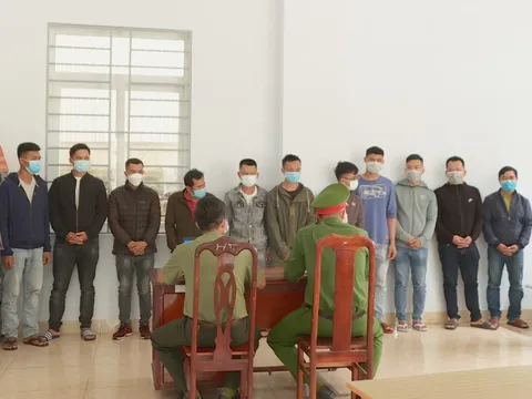 Phá đường dây cá độ bóng đá giao dịch hơn 2 tỷ đồng/ ngày