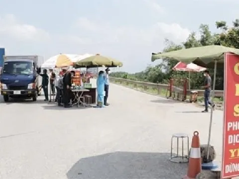 Từ ngày 20/10, nhiều tỉnh thành thay đổi quy định cho người ra, vào địa bàn