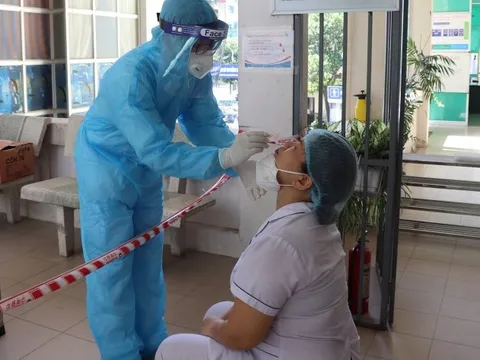 Ngày 25/10, Hà Nội ghi nhận 18 ca mắc COVID-19, có 15 ca cộng đồng