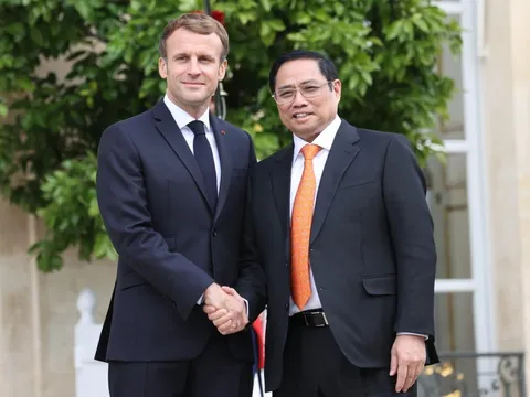 Thủ tướng Phạm Minh Chính hội kiến Tổng thống Pháp Emmanuel Macron