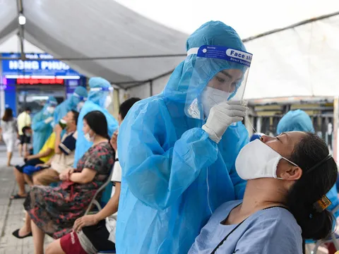 Ngày 12/11, Hà Nội ghi nhận 165 ca mắc COVID-19, có 27 ca cộng đồng