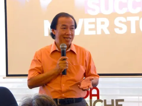 Bác sĩ Lương Lễ Hoàng qua đời vì COVID-19