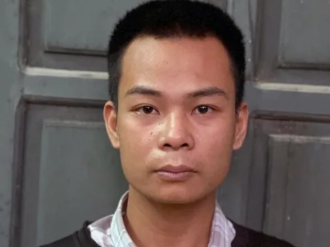 Bắt giữ đối tượng khống chế nhân viên thu ngân, cướp cửa hàng điện thoại