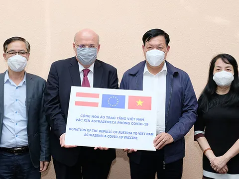 Bộ Y tế tiếp nhận 50.000 liều vaccine phòng COVID-19 AstraZeneca của Chính phủ Áo trao tặng
