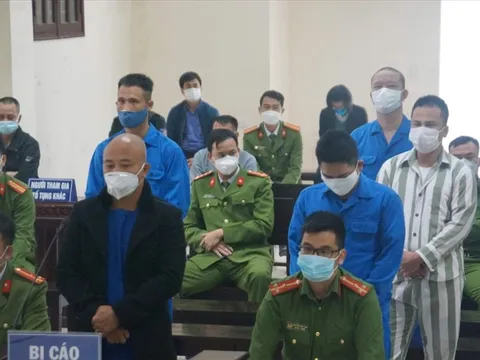 Tuyên án vụ ăn chặn gần 2,5 tỷ đồng tiền hoả táng: Vợ chồng Đường 'Nhuệ' và 5 đàn em lĩnh tổng 81 năm tù