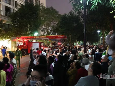 Hà Nội: Cháy căn hộ tầng 15 chung cư, cư dân hoảng loạn tháo chạy