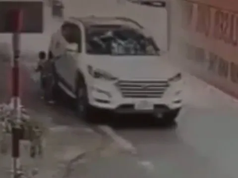 Thái Nguyên: Mẹ bất cẩn lái ô tô cán con trai 4 tuổi tử vong