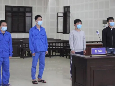 Nhóm thanh niên lĩnh 27 năm tù vì mâu thuẫn khi mượn sạc điện thoại