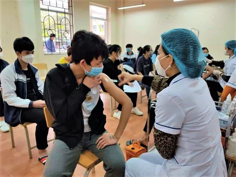 Từ 6/12, học sinh THPT Hà Nội trở lại trường học trực tiếp