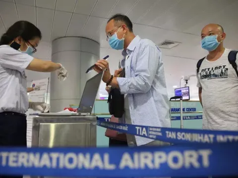 Không cách ly tập trung với người nhập cảnh tiêm đủ liều vaccine phòng COVID-19