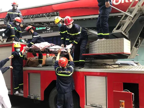 Quảng Ninh: Rơi từ tầng cao chung cư, nữ sinh lớp 7 tử vong