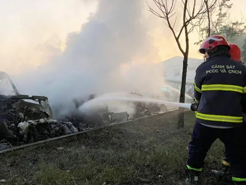 Hải Phòng: 5 xe container bị thiêu rụi trong đêm