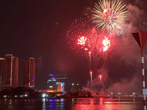 Thủ tướng yêu cầu không bắn pháo hoa, hạn chế tụ tập dịp Tết Dương lịch 2022