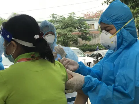 Khẩn: Bộ Y tế đề nghị các tỉnh, thành thần tốc tiêm vaccine phòng COVID-19 dịp Tết Nguyên đán