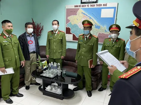 Bắt Giám đốc CDC Thừa Thiên - Huế liên quan mua bán kit test COVID-19