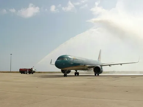 Đề xuất Bộ trưởng Công an được dừng chuyến bay trong tình huống khẩn cấp