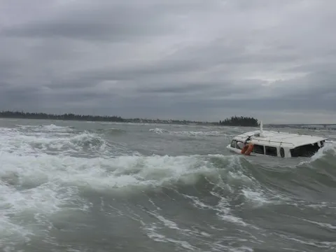 Lật ca nô ở Hội An: 13 nạn nhân tử vong, còn 4 người mất tích