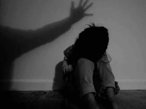 Công an Bình Dương điều tra vụ thầy giáo bị tố dâm ô học sinh lớp 2