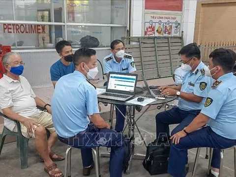 Một cây xăng ở Cần Thơ bị phạt 15 triệu đồng vì bán hàng cầm chừng