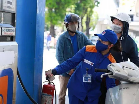 Bộ Tài chính 'chốt' đề xuất giảm thuế bảo vệ môi trường 2.000 đồng/lít xăng